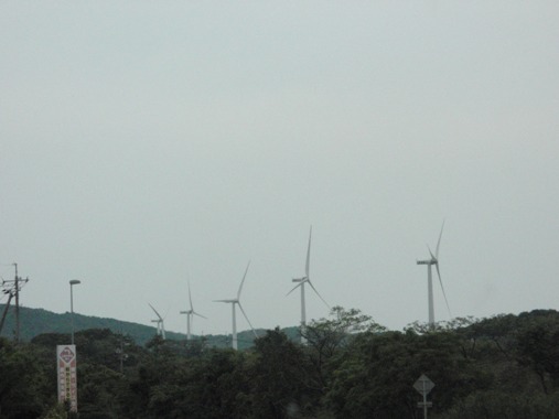 海沿い風車.JPG